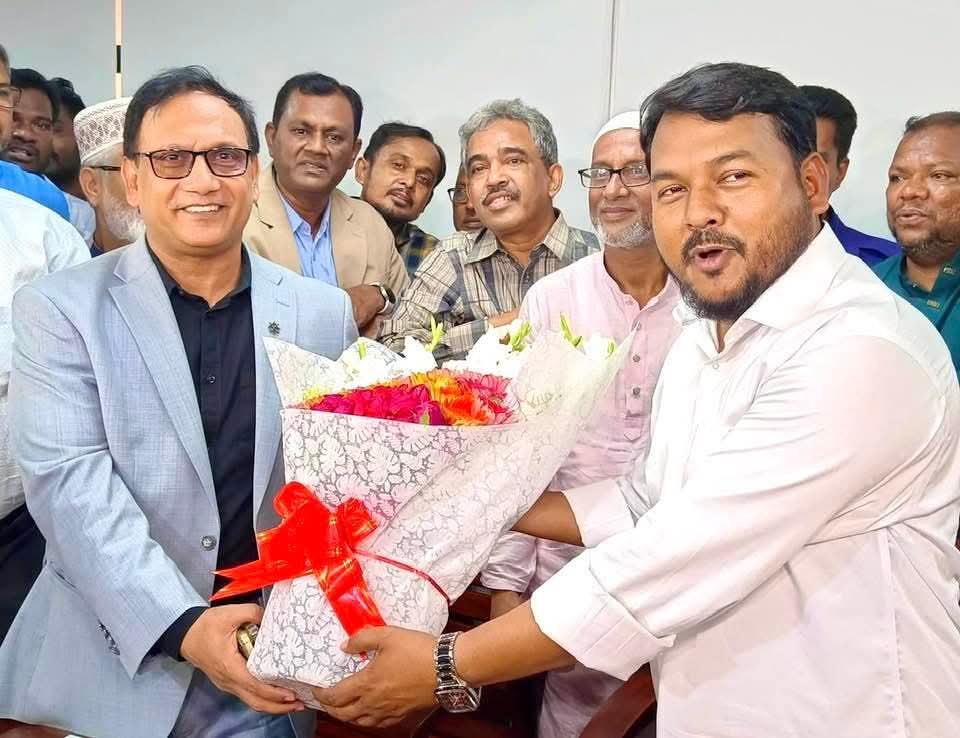 রাসিক প্রশাসক হিসেবে দায়িত্ব নিলেন মাহাফুজুর রহমান রিটন
