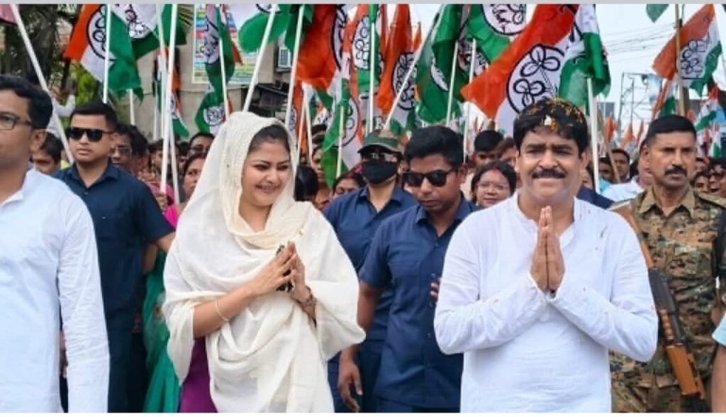 <span>কলকাতা থেকে মনোয়ার ইমাম / </span>মমতার উন্নয়ন কে হাতিয়ার করে ভাঙড়ে জোর লড়াই চালিয়ে যাচ্ছে শওকাত মোল্লা