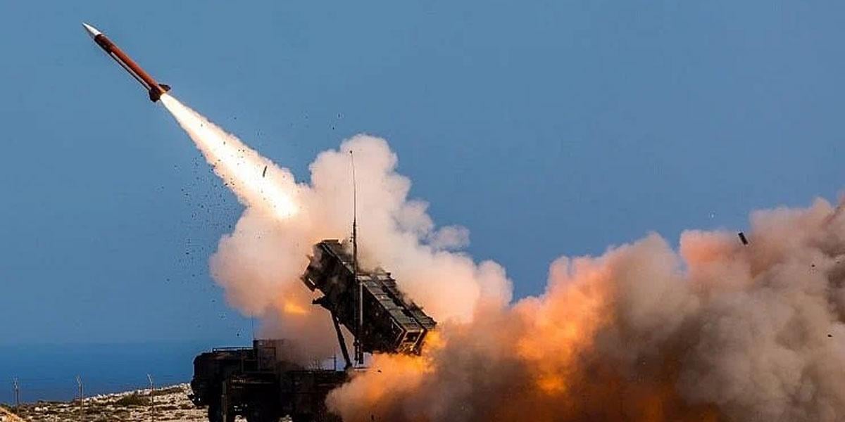 সৌদি আরবে ব্যালিস্টিক ক্ষেপণাস্ত্র ছুড়ছে ইরান