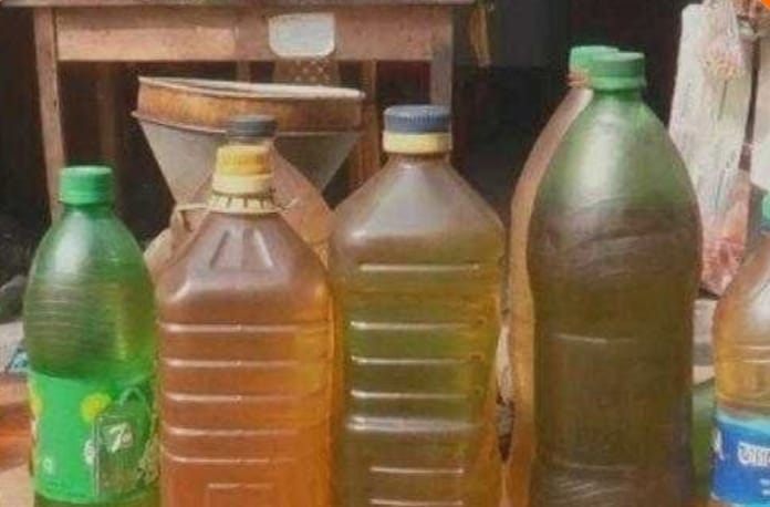 গলাচিপা উপজেলা চরম ভোগান্তি: তেল থাকলেও দোকান বন্ধ