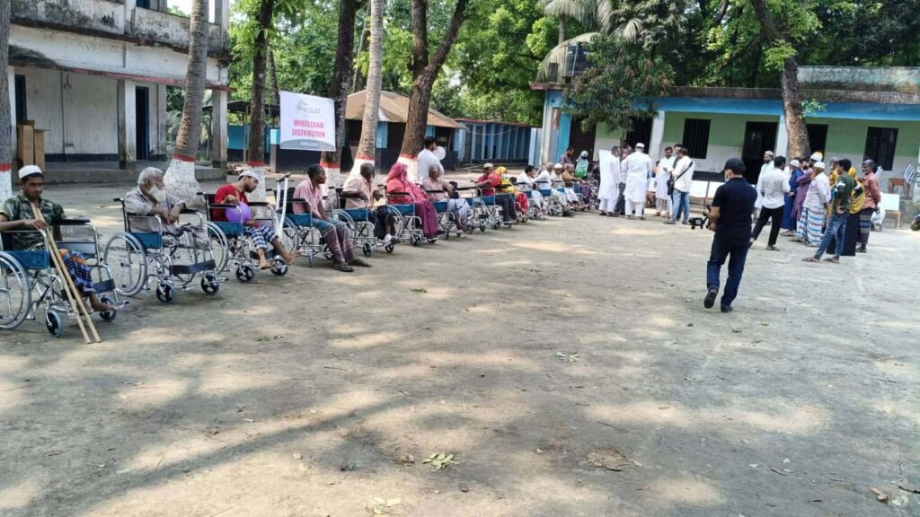 <span>​মো: মুক্তাদির হোসেন, স্টাফ রিপোর্টার / </span>কালীগঞ্জে জামায়াতে ইসলামীর উদ্যোগে ১৫ জন প্রতিবন্ধীকে হুইলচেয়ার প্রদান