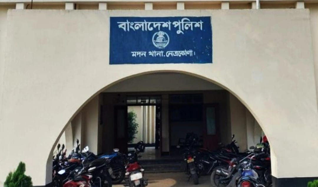 মদনে বিএনপি নেতাকে পানিতে চুবিয়ে নির্যাতনের অভিযোগ