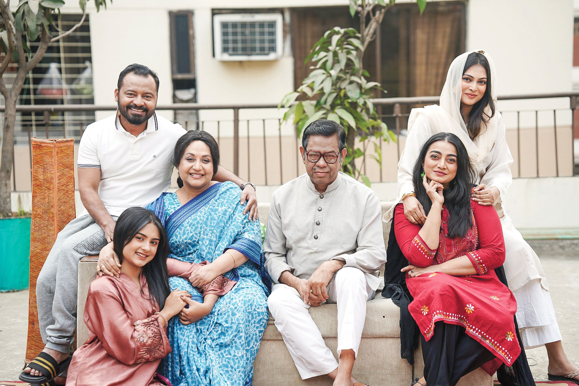 নতুন ধারাবাহিক ‘মিডল ক্লাস ফ্যামিলি’