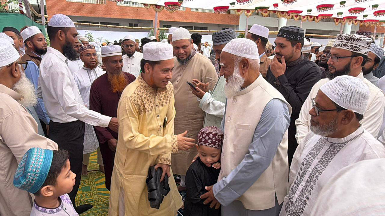 মিরপুরে নিজ আসনে ঈদের নামাজ পড়লেন জামায়াত আমির