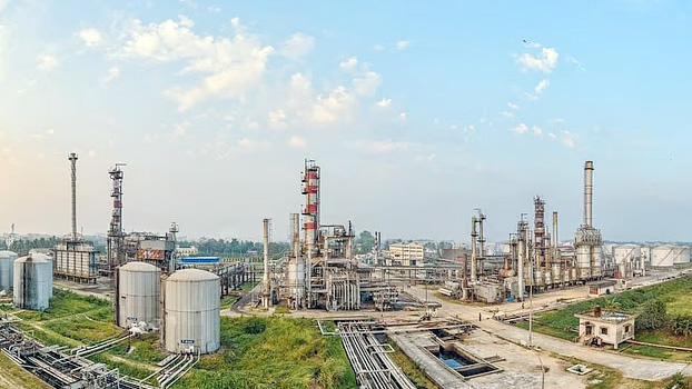 বন্ধ হলো ইস্টার্ন রিফাইনারি