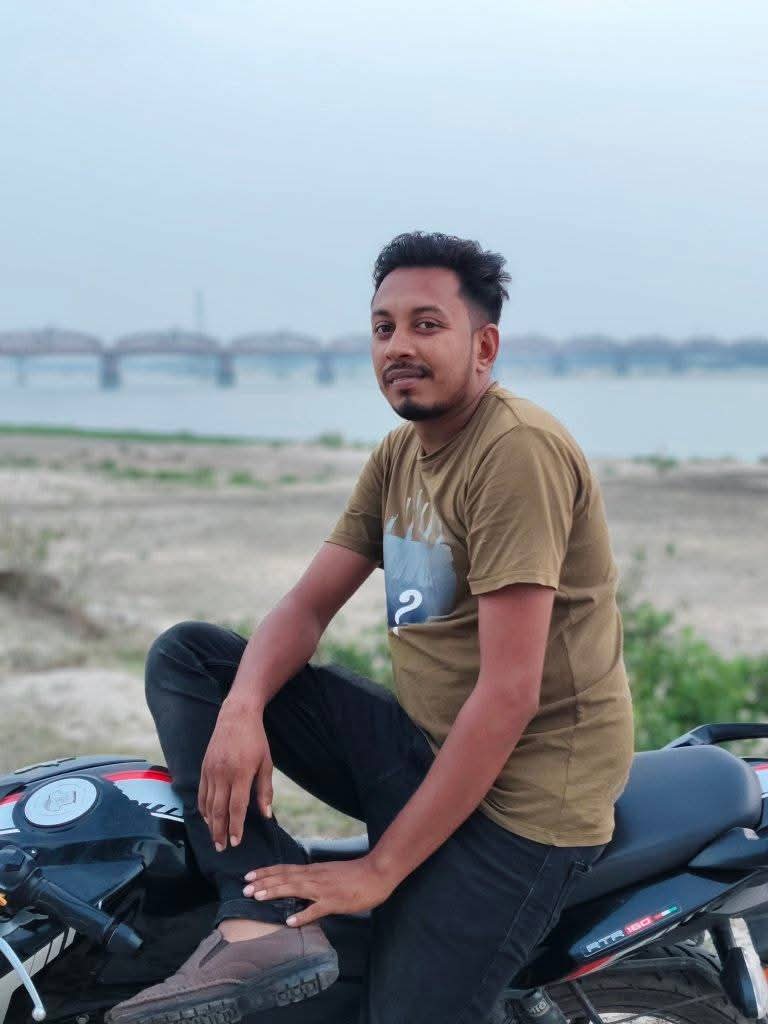 ঈশ্বরদীতে ছাত্রদল নেতা সোহাগ কে গুলি করে হত্যা।