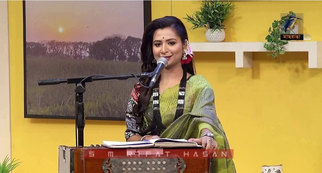 মেধা ও গানের কন্ঠের জাদু দিয়ে বড় শিল্পী হতে চান তানহা