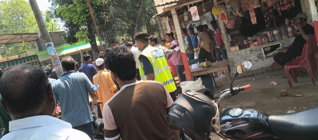 চুয়াডাঙ্গায় ফুয়েল কার্ড, নিয়ম মানছে না কেউ: কর্তৃপক্ষ ও পুলিশ সদস্যরাও দেখছেন না কার্ড