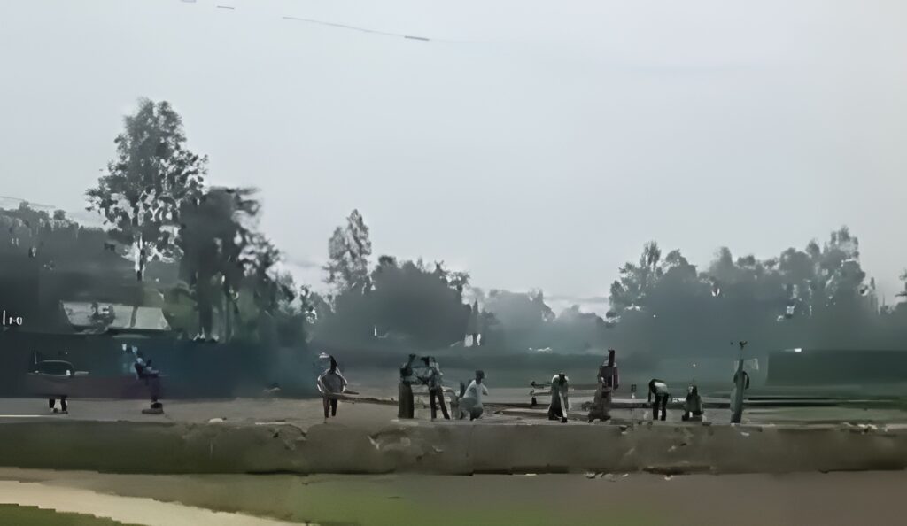 <span>বাধা দেওয়ায় গৃহবধূকে লাঞ্ছিত / </span>‎মুক্তাগাছায় আবাদী জমি দখল করে রাস্তা নির্মাণের অভিযোগ