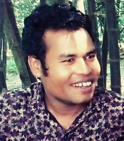 আজো কাঁদে