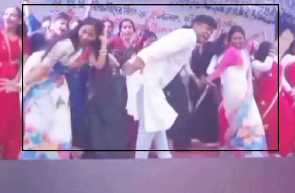 ধামইরহাট বালিকা বিদ্যালয়ে কুরুচিপূর্ণ সাংস্কৃতিক অনুষ্ঠান