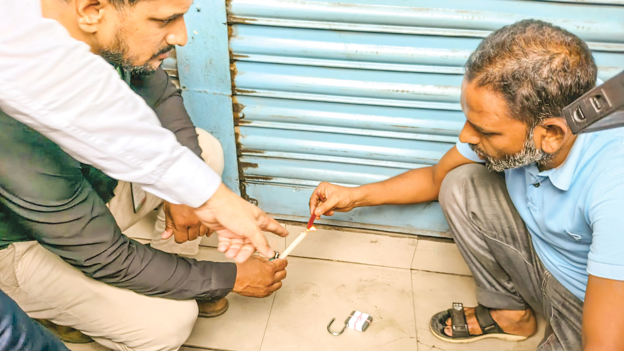 ১০০ কাউন্টার সিলগালা ফুটপাত পুনরুদ্ধার